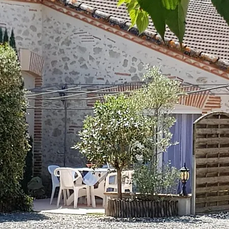 Les Gites Du Clot De Roques * Casseneuil